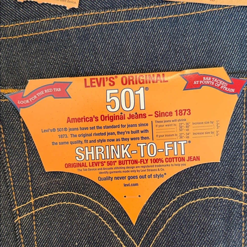 *NWT* Levi's Dark Indigo Men's Straight Jeans button-fly - Picture 2 of 3